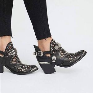 Jeffery Campbell size 6